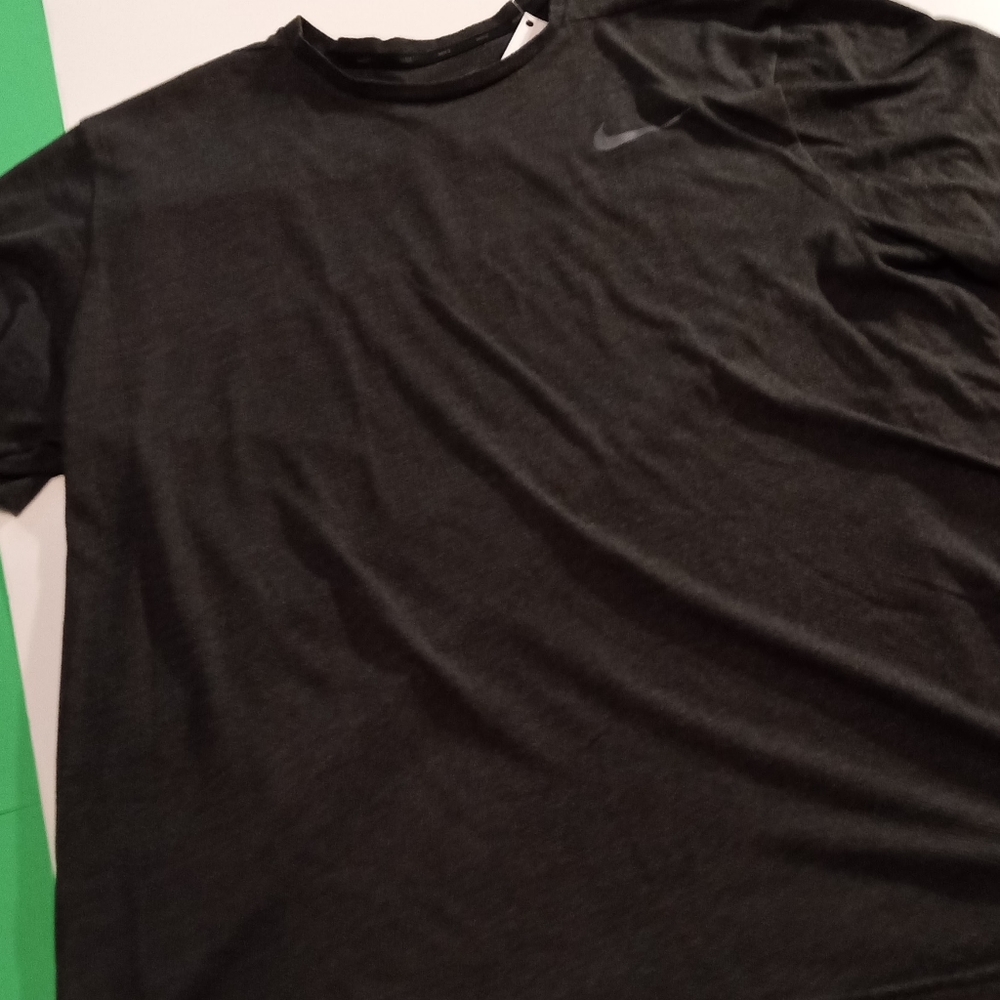 Nike tee